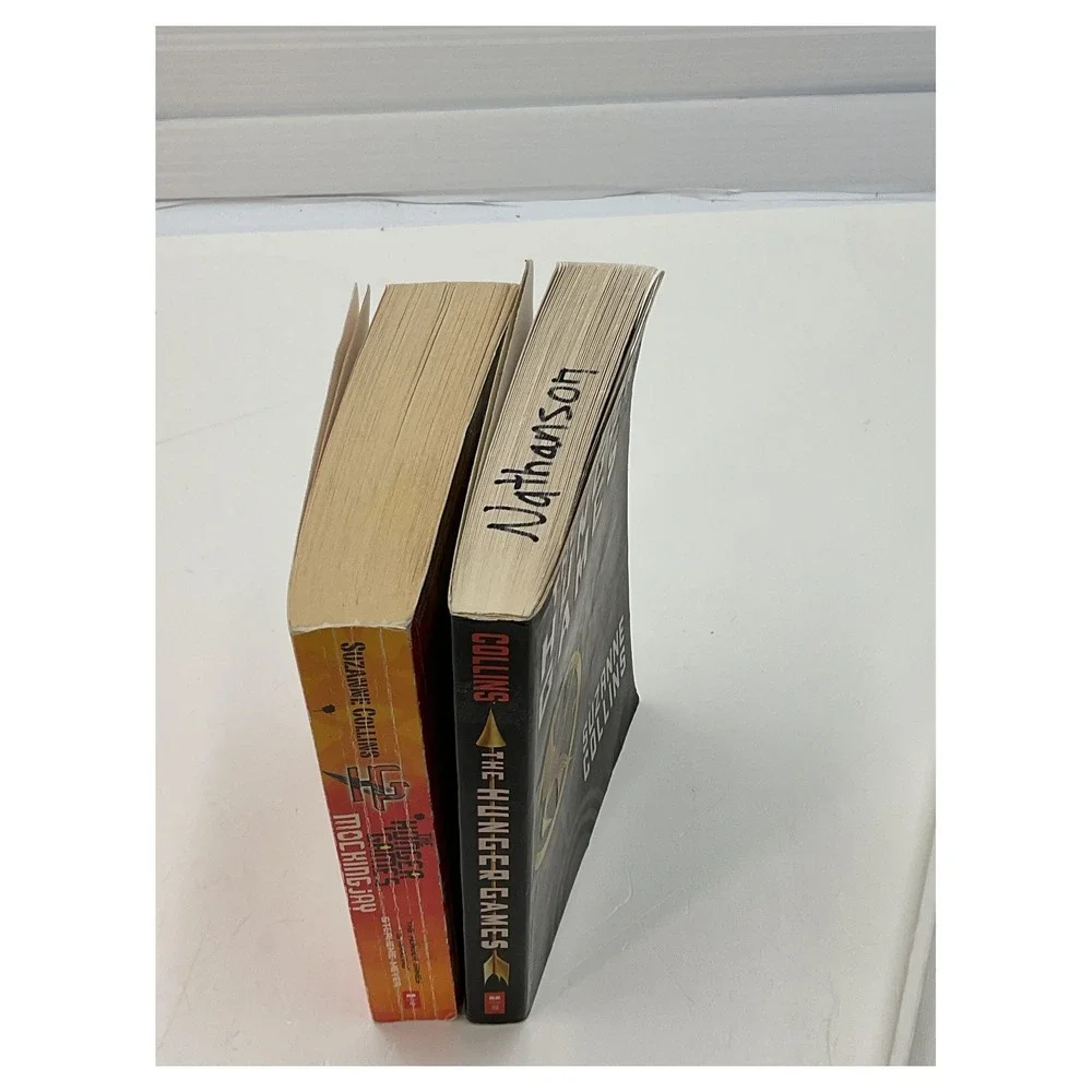 The Hunger Games & Mockingjay‎ by Suzanne Collins Paperback Set